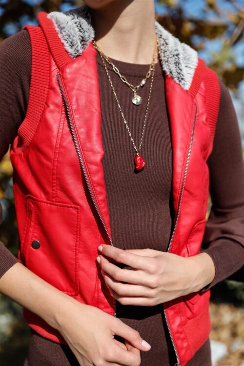 Gold Double Paper Clip Thin & Thick Chains With Shell & Red Stone Pendants And A Pearl Necklace